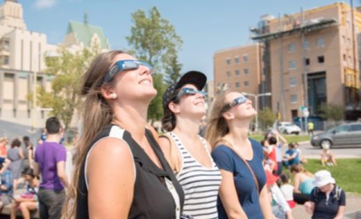 Un franc succès pour l’observation de l’éclipse à l’Université de Montréal
