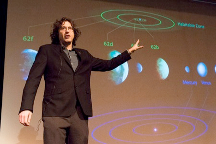 Jason Rowe giving a talk on exoplanets.