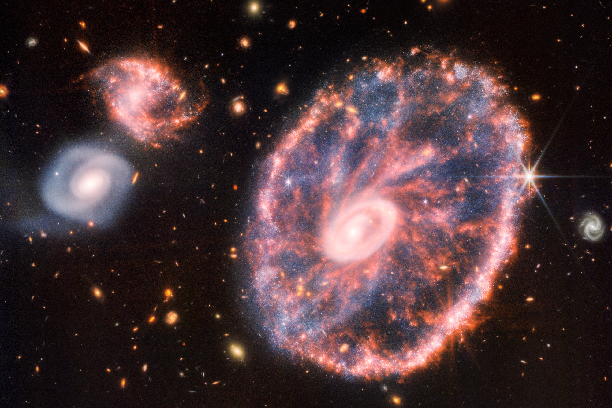 Une image de la Galaxie de la roue du chariot, prise par le télescope spatial James Webb. (Crédit: NASA/ESA/CSA/STScI)