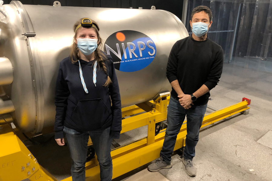 Frédérique Baron (iREx, OMM) and Alex Segovia Milla (Observatoire de Genève), members of the NIRPS team, were on site at La Silla, Chile along with other colleagues in March and April 2022 to install the NIRPS instrument on the telescope. (Credit: G. Lo Curto/ESO)